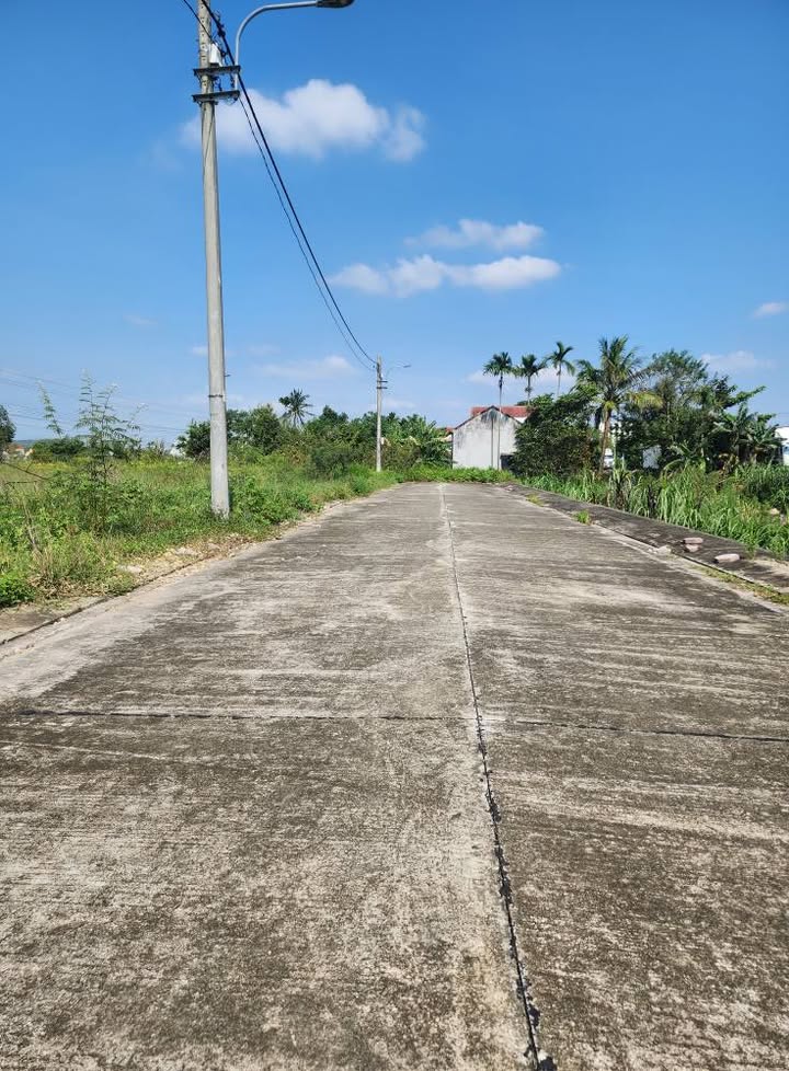 Đất nền Quốc Lộ 1A, xã Lân Phong, Mộ Đức - Giá chỉ 700 triệu - Đầu tư sinh lời hấp dẫn!