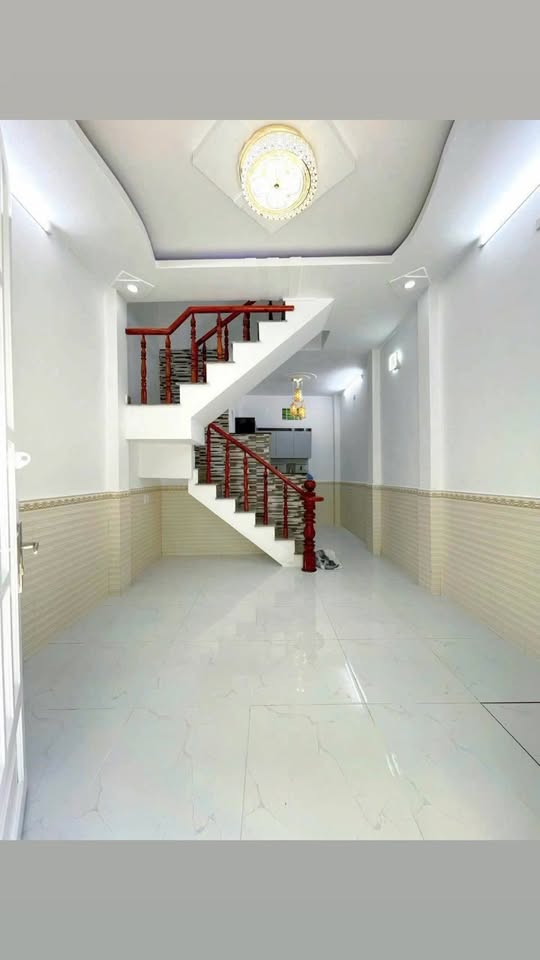 Nhà phố 3 tầng tại Hiệp Thành 45, 24m² giá 1.86 tỷ - Thiết kế sang trọng, vào ở ngay!