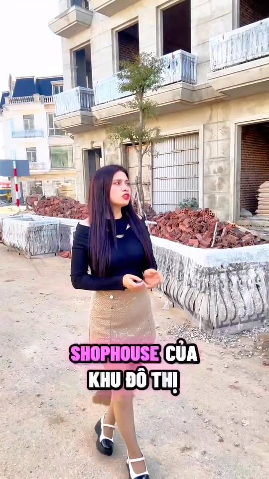 Nhà phố 90m² Đường Hoàng Quốc Việt - Sẵn sàng chuyển nhượng