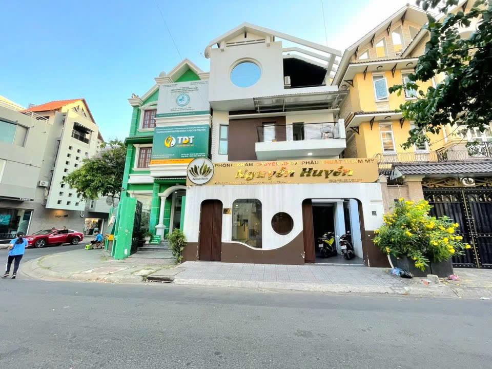 Cho thuê FrontHouse 147 Hoa Lan, Phú Nhuận 144m² - Vị trí đắc địa, thích hợp làm văn phòng!