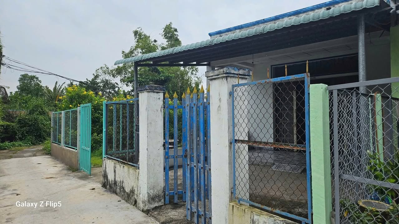 Nhà riêng Cần Giuộc 150m² giá 2 tỷ - Nhà còn mới, vào ở ngay!