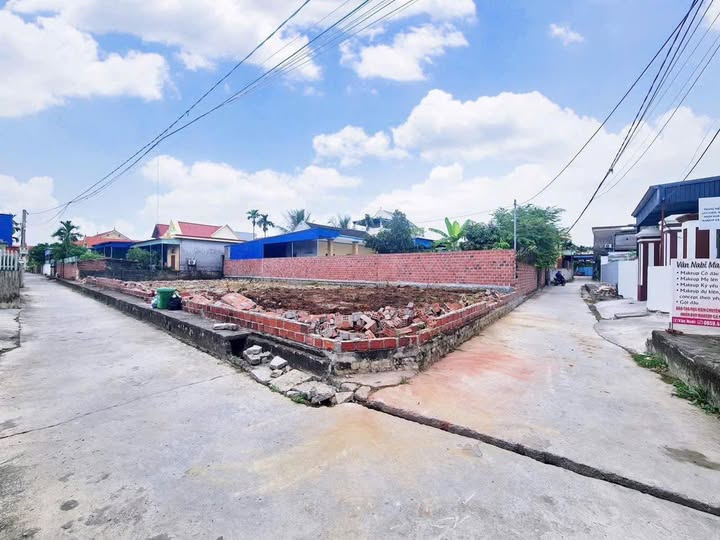 Đất lô góc Lập Lễ 77m² giá 1 tỷ - Mặt tiền rộng thoáng, hướng Nam mát mẻ!