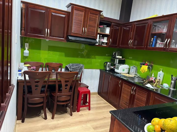 Nhà riêng Đà Lạt 65m² giá 5.5 tỷ - Sổ riêng xây dựng, gần trường học!