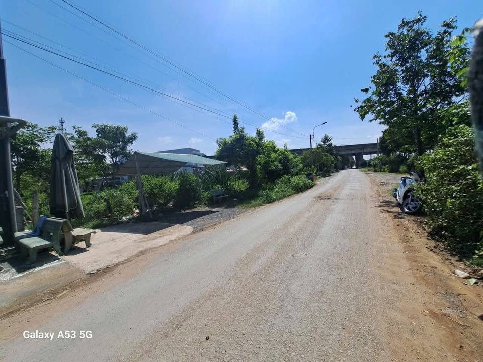 Đất thổ cư 227m² mặt tiền đường Nguyễn Văn Nhâm, Bến Lức - Giá tốt 4.65 tỷ!