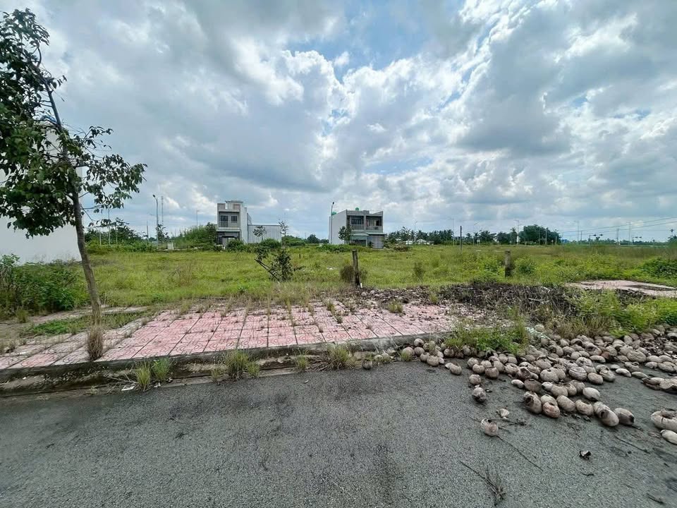 Đất thổ cư mặt tiền N2, Tân An, 99m² giá 1.39 tỷ - Khu dân cư đông đúc!