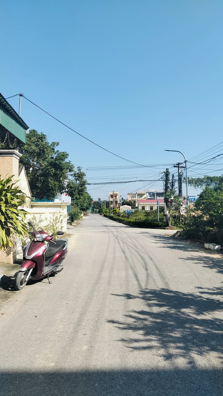 Đất nền Bút Sơn 98m² giá 1.6 tỷ - Hướng Đông mát mẻ, đường rộng ô tô tránh nhau!