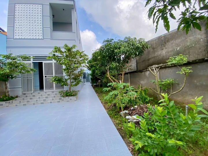 Nhà vườn mặt tiền kênh ấp Mỹ Hòa, 350m² giá 5.9 tỷ - Đầu tư sinh lời!