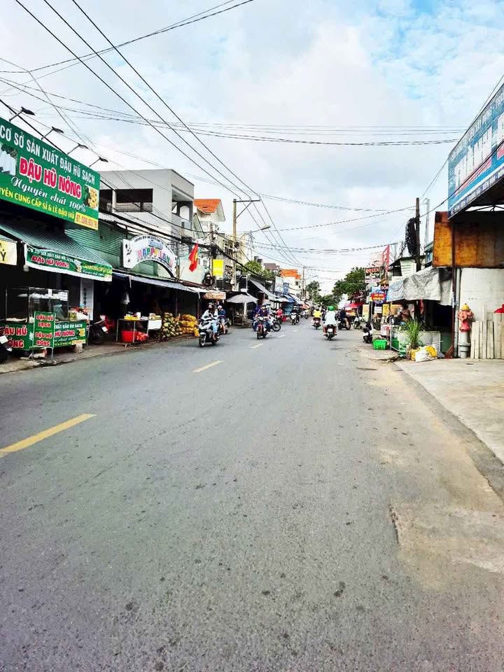 Nhà bán mặt tiền đường Bùi Văn Hòa, phường Long Bình, 590m² - Đầu tư sinh lời hấp dẫn!