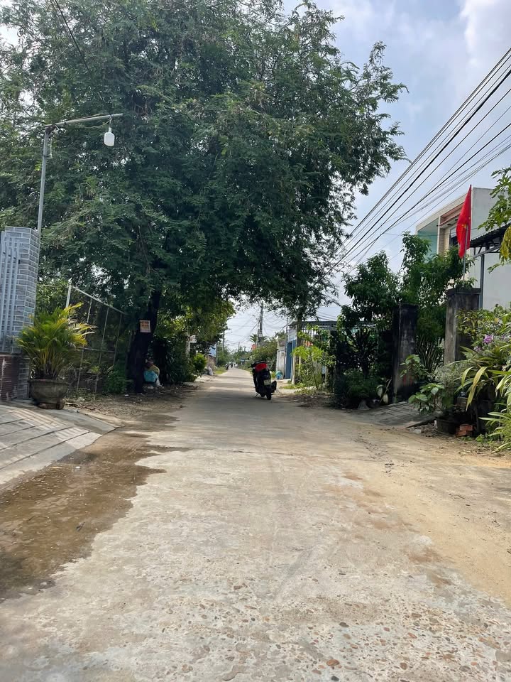 Đất nền chính chủ Điện Bàn Đông, Đà Nẵng 140m² giá 1.8 tỷ - Đường ô tô rộng rãi, gần chợ!