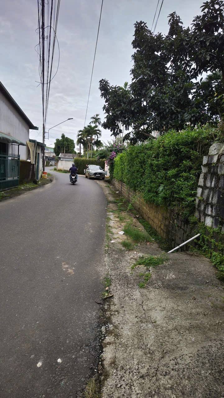 Đất nền Đà Lạt 216m² giá 5.8 tỷ - Vị trí đắc địa gần Quốc lộ 20!