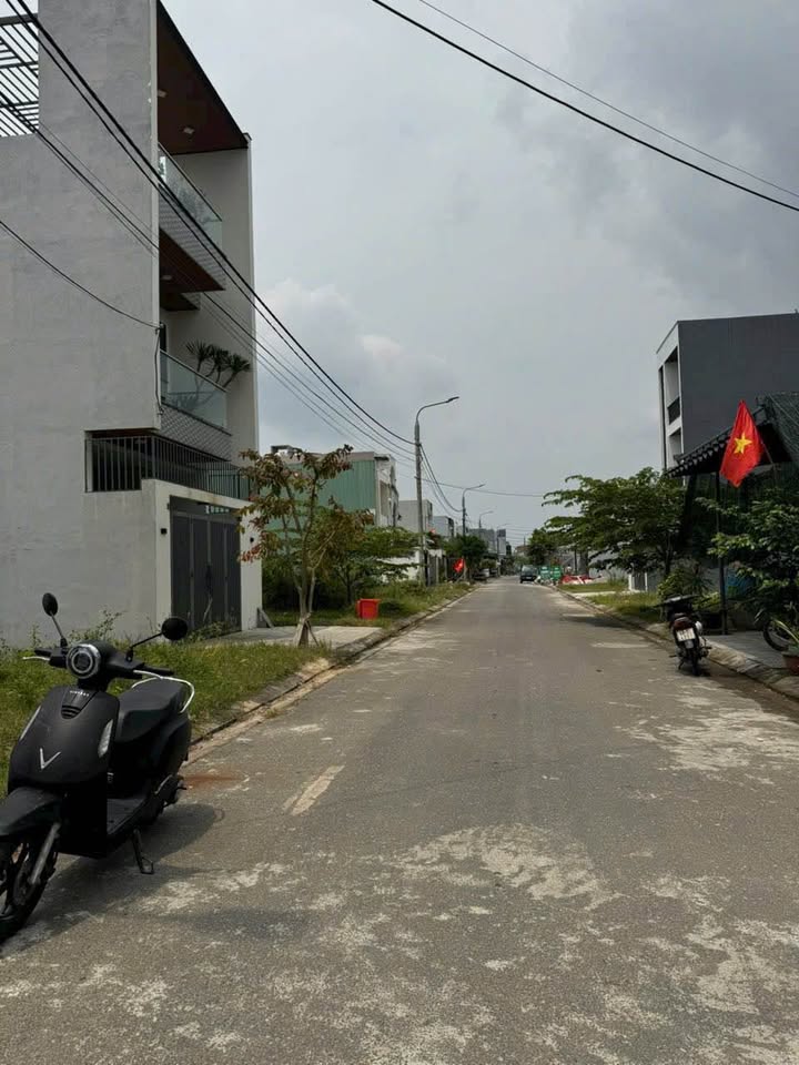 Đất nền tái định cư Hòa Quý Đà Nẵng 121,9m² giá 4 tỷ - Đường 5,5m, nở hậu đẹp!