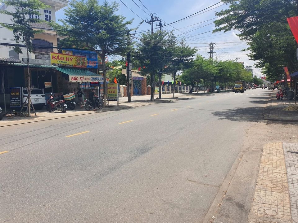 Nhà mặt tiền Nguyễn Văn Linh, TP Quảng Ngãi 110m² - Kinh doanh sầm uất!