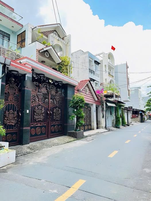 Nhà mặt tiền Đoàn Hồng Phước, Tân Phú 120m² giá 11.8 tỷ - Nhà kiên cố, vị trí đẹp!