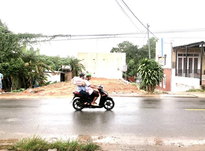 Mặt tiền cho thuê khu phố 10 đường Cách Mạng Tháng 8, Phú Quốc 370m² - Vị trí đắc địa cho kinh doanh!