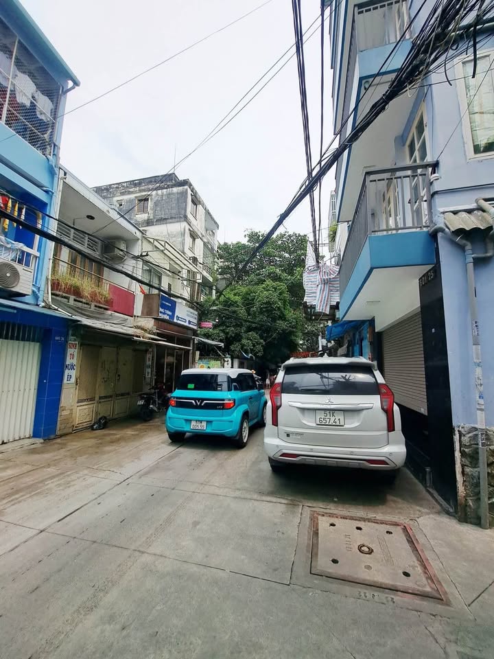 Nhà phố hẻm 7m Cách Mạng Tháng 8, Quận 10, 20m² giá 4.2 tỷ - Vị trí kinh doanh thuận lợi!