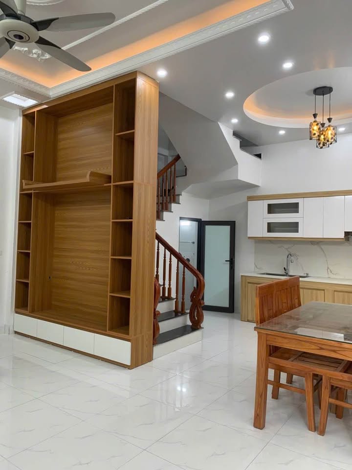 Nhà 3 tầng Cẩm Thượng, Hải Dương - 43.5m² giá 2.45 tỷ - Giảm ngay 100 triệu cho người mua nhanh!