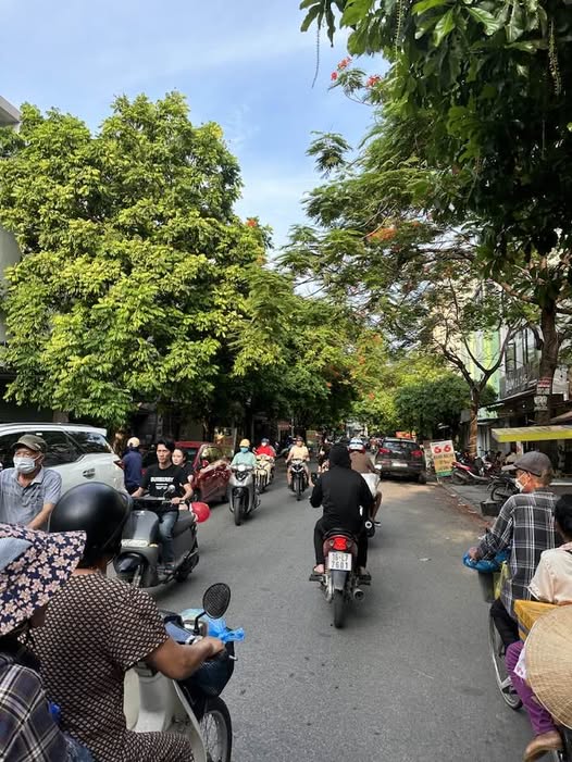 Nhà mặt đường Hoàng Minh Thảo, Hải Phòng 65.5m² giá 12 tỷ - Vị trí đắc địa, ô tô tránh nhau!