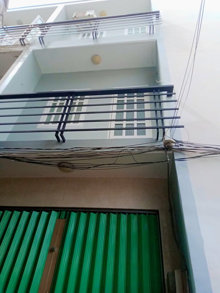 Nhà hẻm ba gác Nguyễn Văn Linh Quận 7 18m² giá 1.7 tỷ - Tiện nghi đầy đủ, sẵn sàng vào ở!