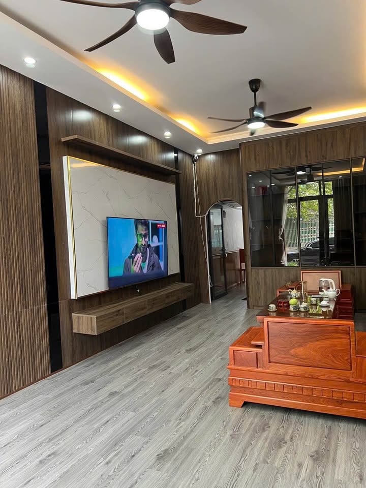 Nhà phố Trần Phú - Phúc Yên 60.9m² giá 5 tỷ - Kinh doanh sầm uất, sổ hồng chính chủ!