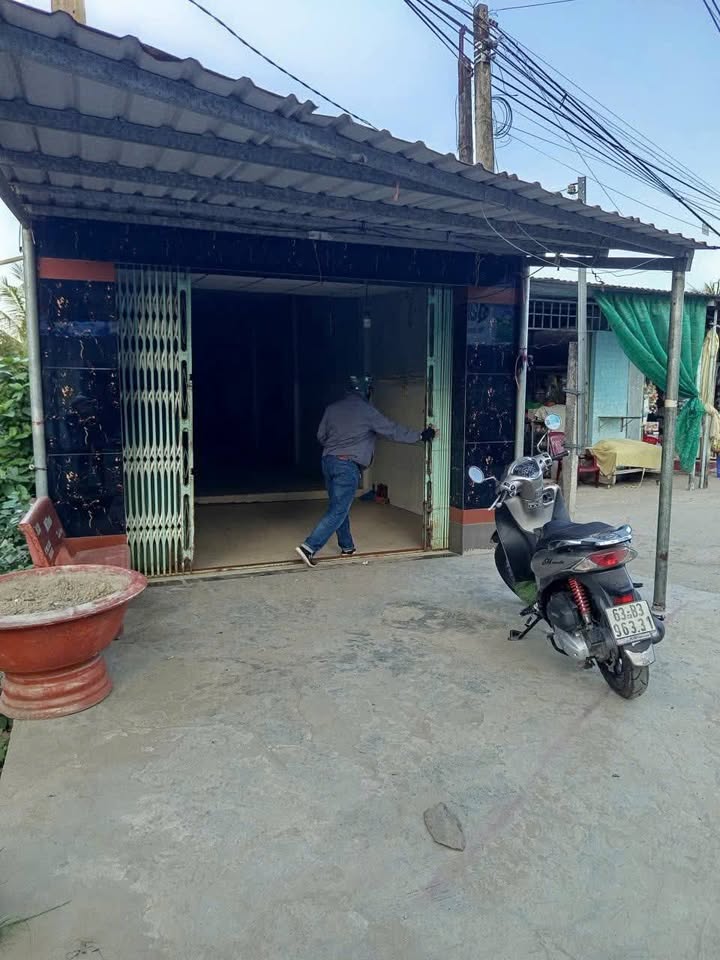 Nhà cho thuê mặt tiền chợ Phước Hậu 200m² giá 5 triệu - Kinh doanh thuận lợi!