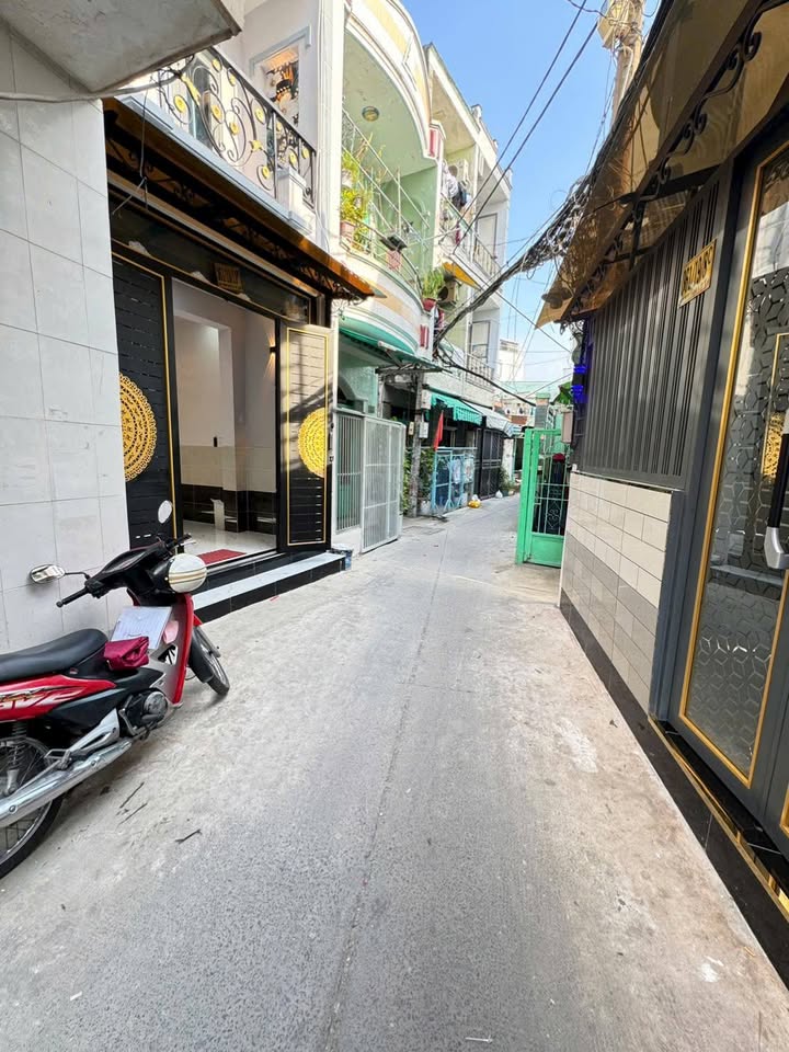 Nhà phố đường Bình Đông, P15, Q8 - 30.8m² giá 3.68 tỷ - Chính chủ bán gấp!