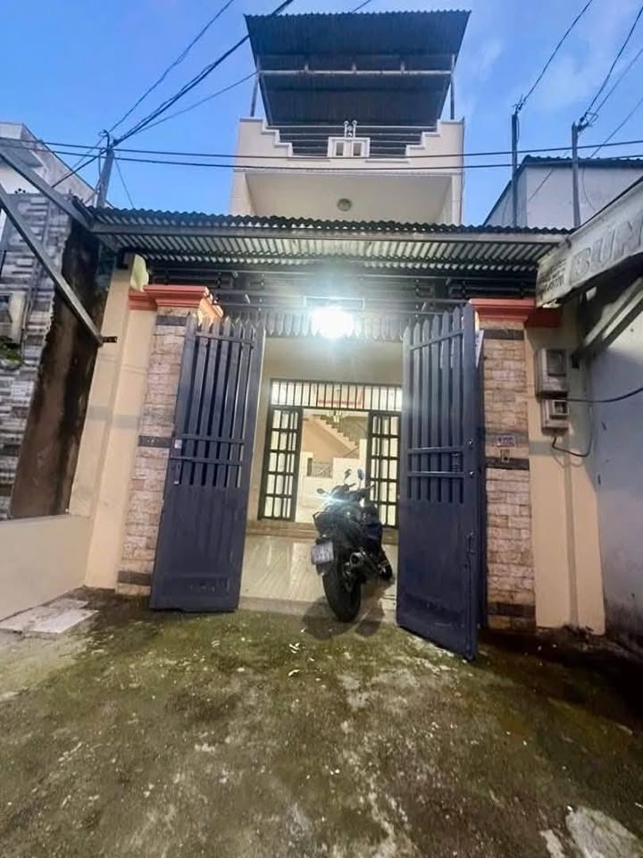 Nhà cho thuê mặt tiền Nguyễn Thị Sáu, Hóc Môn 95m² giá 10 triệu - Phù hợp cho gia đình!