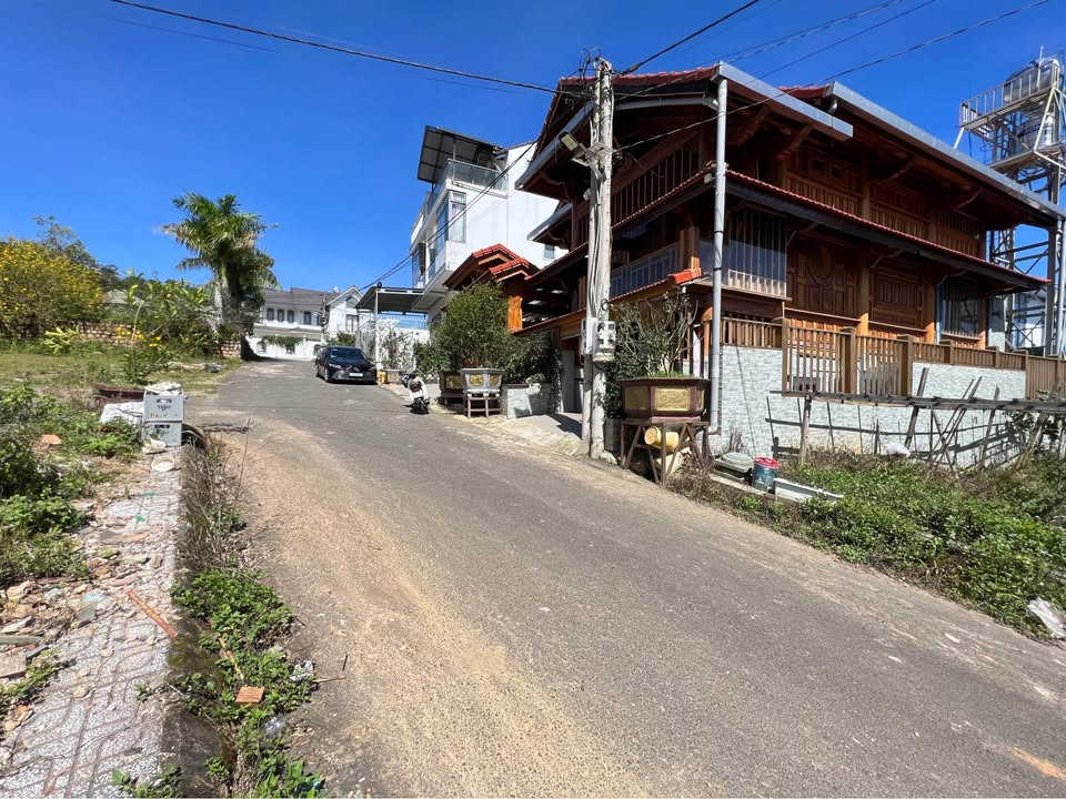 Lô đất 2 mặt tiền Đa Phú, P7 (Lang Biang) 200m² giá 6.6 tỷ - Cơ hội đầu tư tuyệt vời!