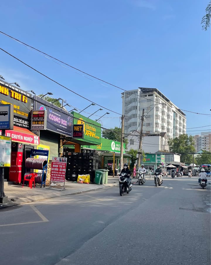 Mặt tiền đường Tăng Nhơn Phú, Quận 9, 150m² - Kinh doanh tuyệt vời!