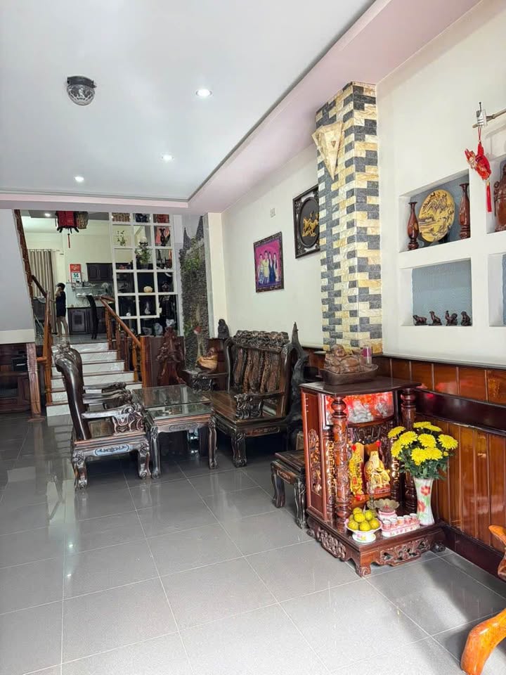 Bán nhà 3 tầng mặt tiền đường Thủy Xưởng Nha Trang 72m² - Tiện ích đầy đủ!