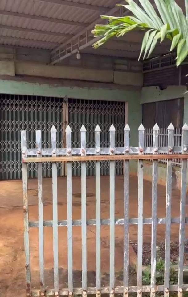 Nhà cấp 4 Nhân Cơ 240m² giá 700 triệu - Mặt tiền đường nhựa, kinh doanh thuận lợi!