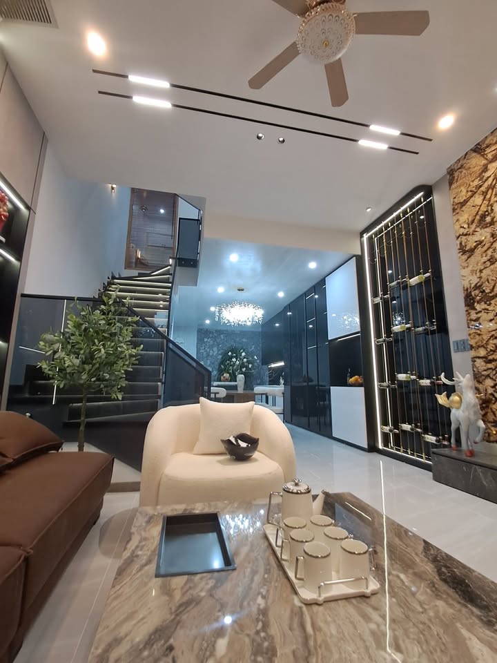 Villa Mini 3 tầng Đà Nẵng 61m² giá 6.49 tỷ - Thiết kế sang trọng, view biển