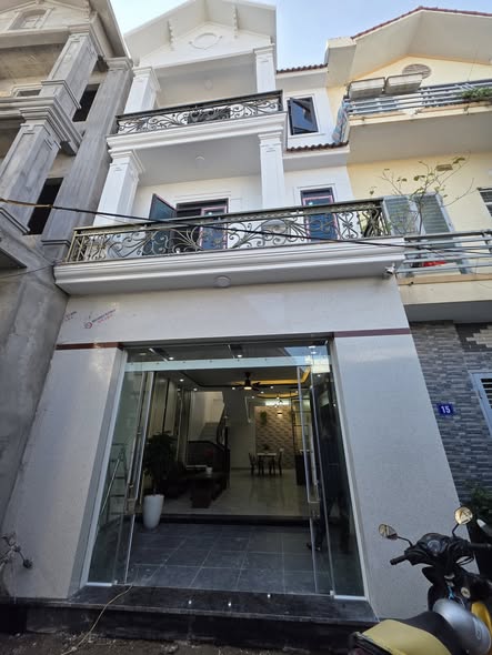 Nhà 3 tầng An Đồng 61m² giá 3.5 tỷ - Độc lập, FULL nội thất, ô tô vào được!