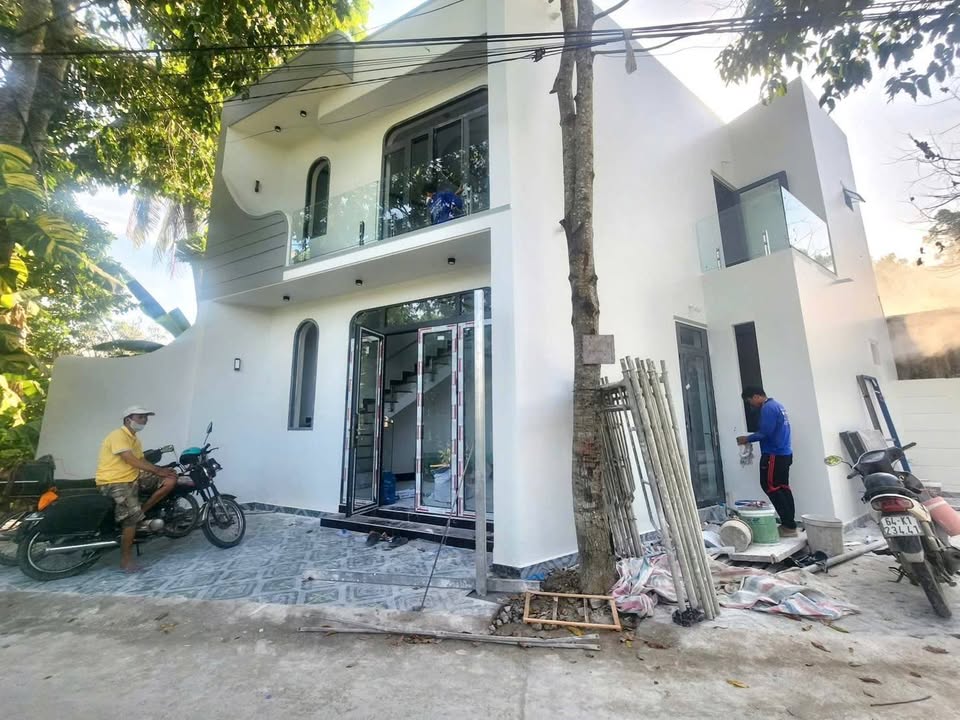 Nhà trệt lửng Đông Thành, Vĩnh Long 60m² giá 1.289 tỷ - Kết cấu tiện nghi, sân đậu ô tô!