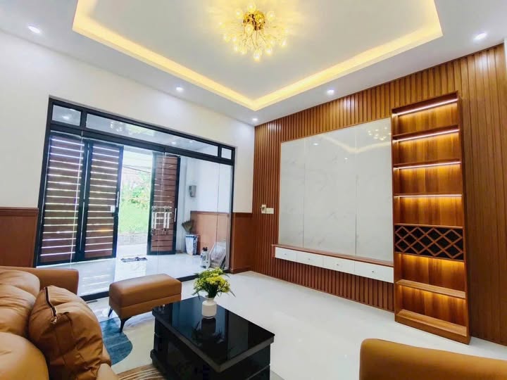 Nhà hẻm Chu Văn An, Vĩnh Lạc, Rạch Giá 114m² giá 1.75 tỷ - Hướng Đông Nam, sổ đỏ chính chủ!