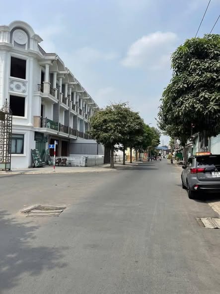 Nhà phố KDC Đông Hưng Dĩ An 72m² giá 6.8 tỷ - Không thể bỏ lỡ!