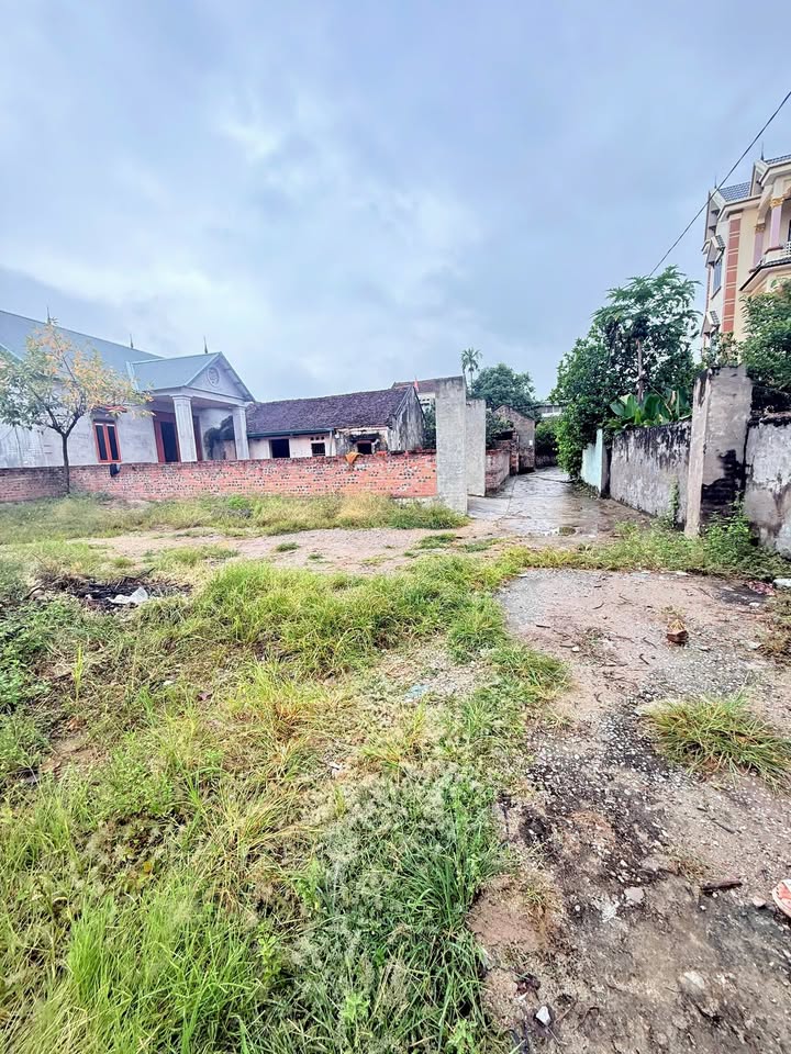 Đất thổ cư 112m² thôn Kẹm, Minh Đức, Việt Yên - Giá chỉ 700 triệu!