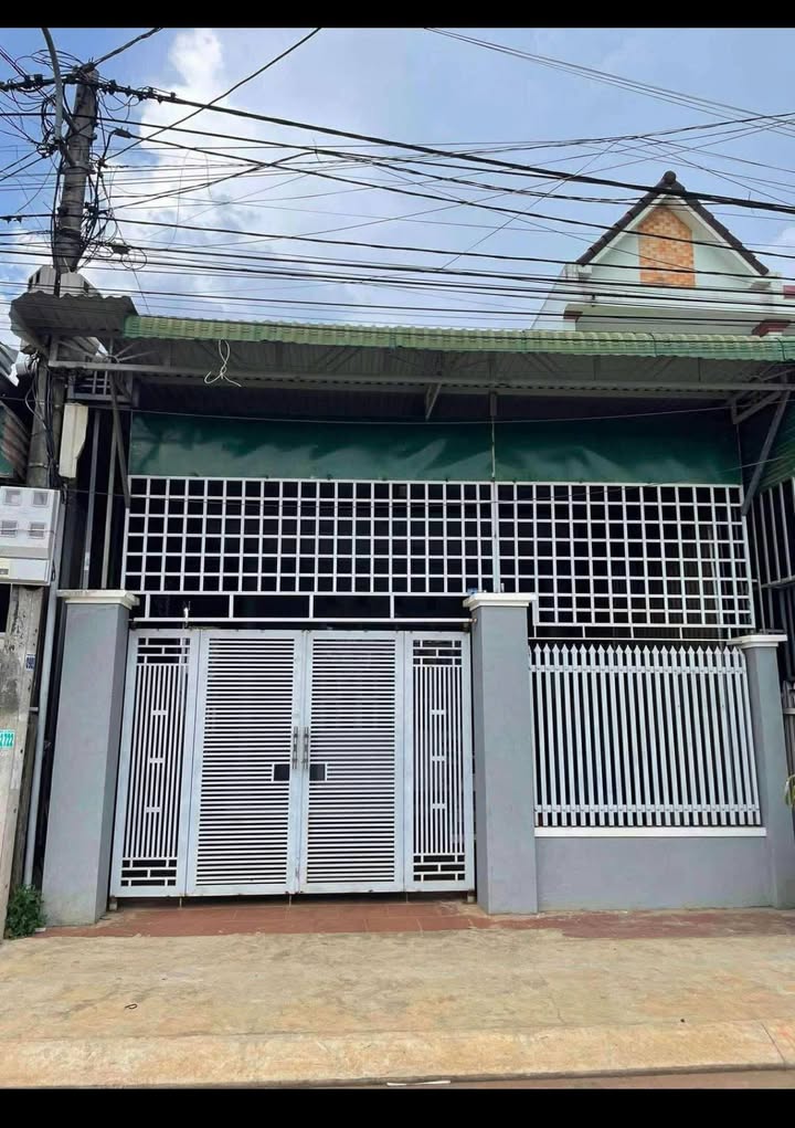 Nhà cấp 4 tại 71 Phan Văn Đạt, Buôn Ma Thuột 246m² giá 2.59 tỷ - Không gian thoáng mát, gần chợ!