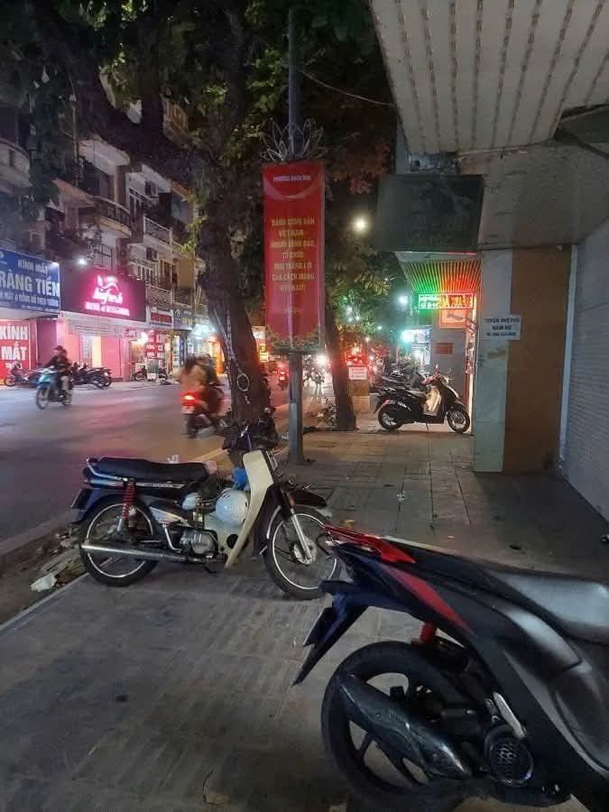 Bán đất tặng nhà mặt phố Bạch Mai, Hai Bà Trưng 189m² giá 56 tỷ - Vị trí đắc địa trung tâm