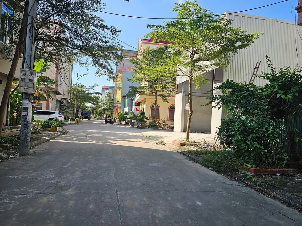 Đất nền Quế Võ Bắc Ninh 100m² giá 4 tỷ - Sổ hồng mới tinh, vị trí đẹp!