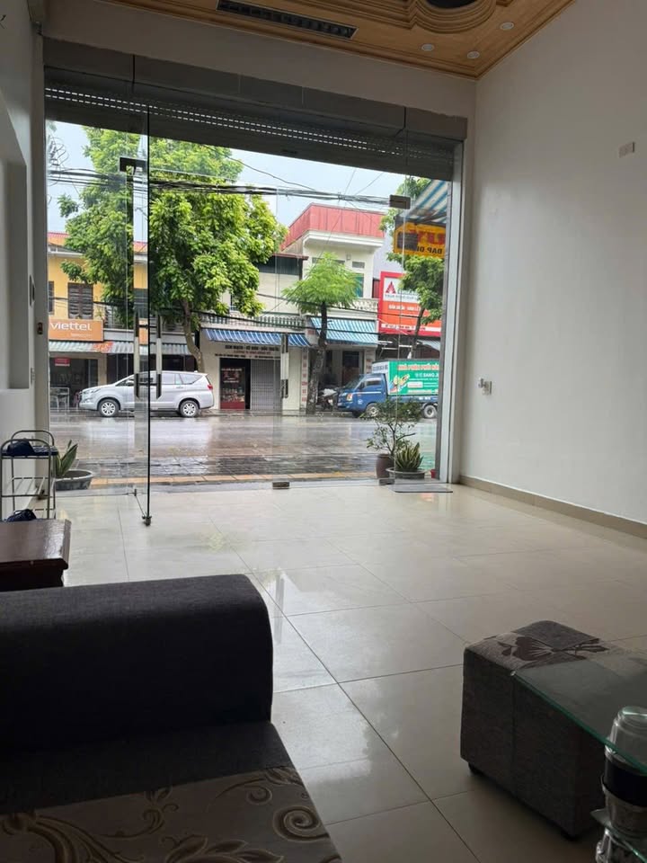 Cho thuê nhà mặt phố Lê Thanh Nghị 90m² giá 4.5 triệu - Phù hợp làm văn phòng và kinh doanh!