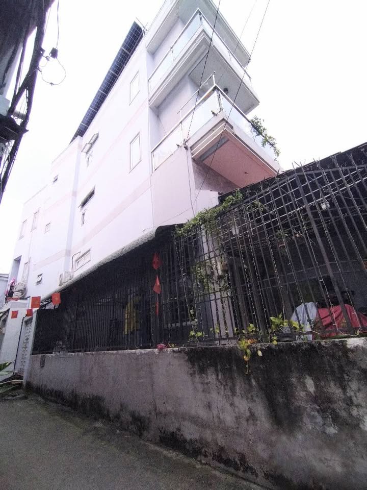 Nhà 4 tầng hẻm 4m Tạ Quang Bửu Quận 8 - Giá 6.99 tỷ, sổ hồng riêng!