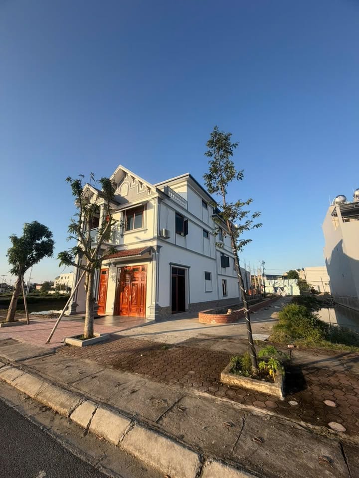 Nhà 3 tầng tại Quán Lào, Yên Định, 120m² - Thiết kế hiện đại, giá chỉ 3.9 tỷ!