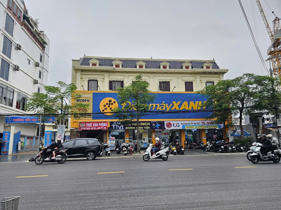 Cho thuê tầng 2 nhà mặt đường Trần Nguyên Hãn, Hải Phòng 700m² - Không gian lý tưởng cho văn phòng và dịch vụ!