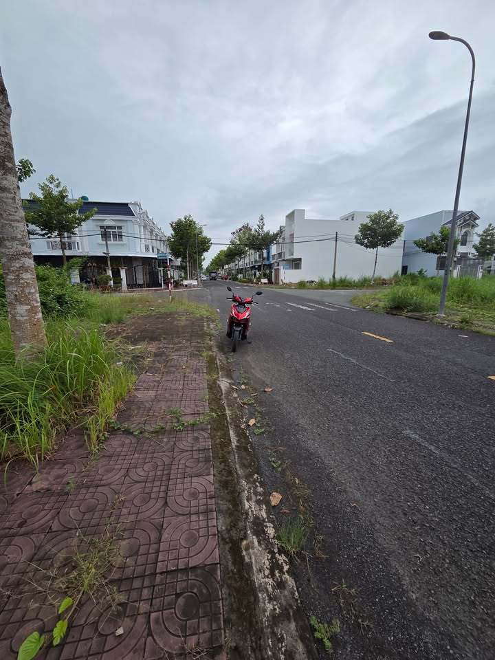 Bán đất nền liền kề Đường số 8 KĐT 5A Sóc Trăng 84m² giá 1 tỷ - Sổ hồng chính chủ