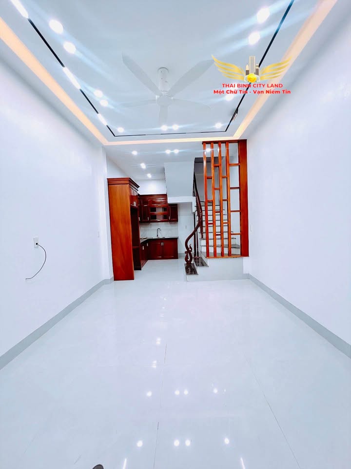 Nhà 4 tầng Trần Lãm Thái Bình 36m² giá 2 tỷ - Thiết kế hiện đại, sẵn sàng ở ngay!