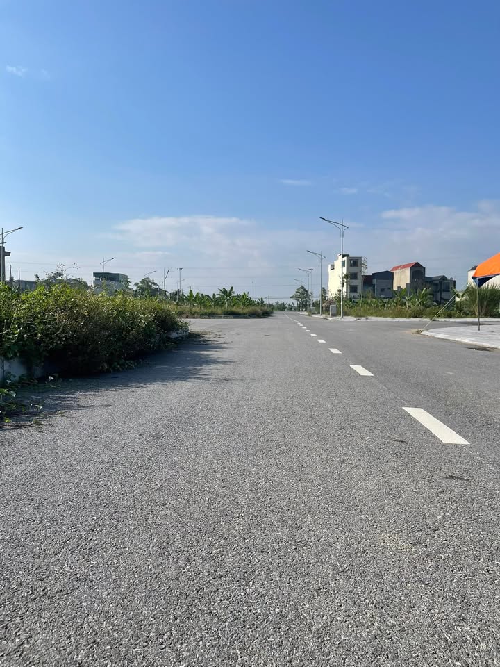 Đất nền tại Quốc lộ 45, Đông Sơn 100m² giá 2 tỷ - Đầu tư sinh lời ngay!