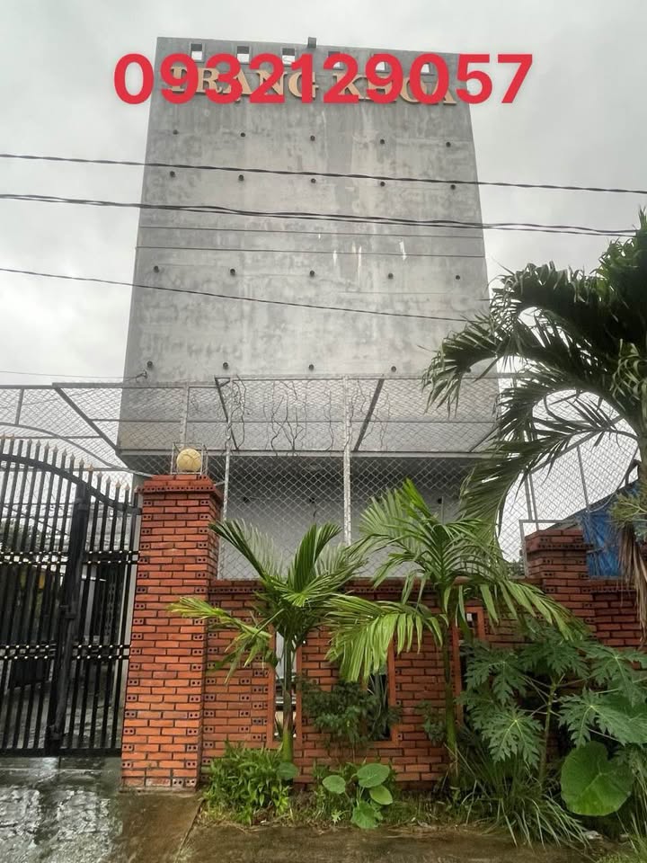 Bán Nhà Yến 4 Tầng - Xã Phước Hiệp, 272m² - Vị trí đắc địa, giá chỉ 4.5 tỷ!