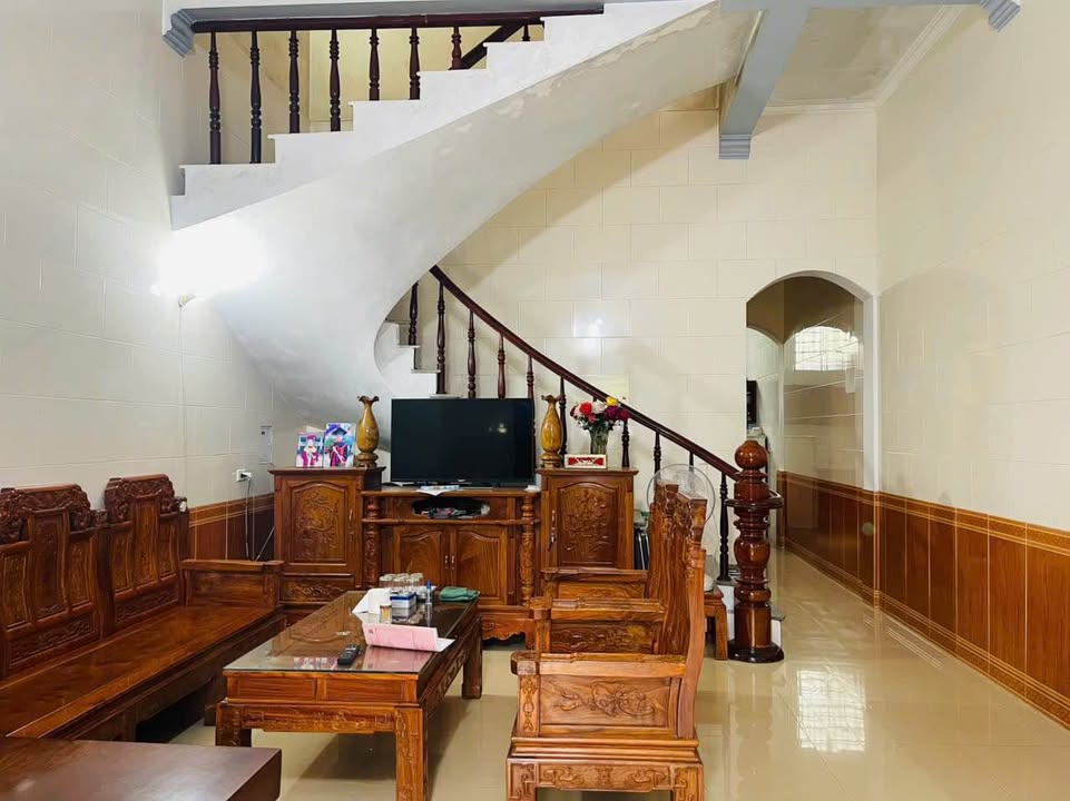 Nhà 2 tầng Phường Đông Vĩnh 86.6m² giá 4.7 tỷ - Ô tô tránh nhau thoáng đãng!