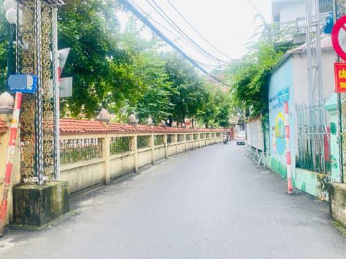 Nhà cấp 4 mặt ngõ Đại Từ, Hoàng Mai 47m² giá 9.8 tỷ - Lô góc ô tô vào nhà!