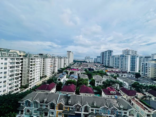 Căn hộ Midtown M6 - The Symphony 91m² giá 10.5 tỷ - View biệt thự thoáng mát!